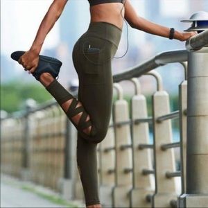 Victoria's Secret Sport Knockout Olive Green Tights Size Small